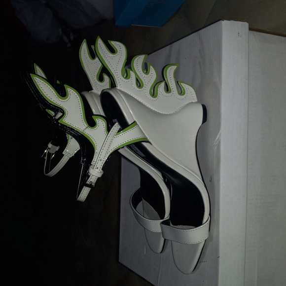 Shoes - Picture 5 of 5